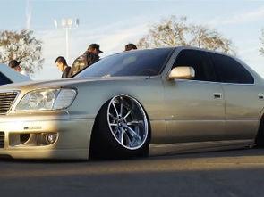 国产超跑翻车视频,惊心动魄的失控现场揭秘