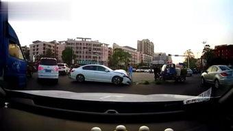 国产日产撞车视频大全,惊心动魄！国产与日产车型碰撞瞬间大盘点